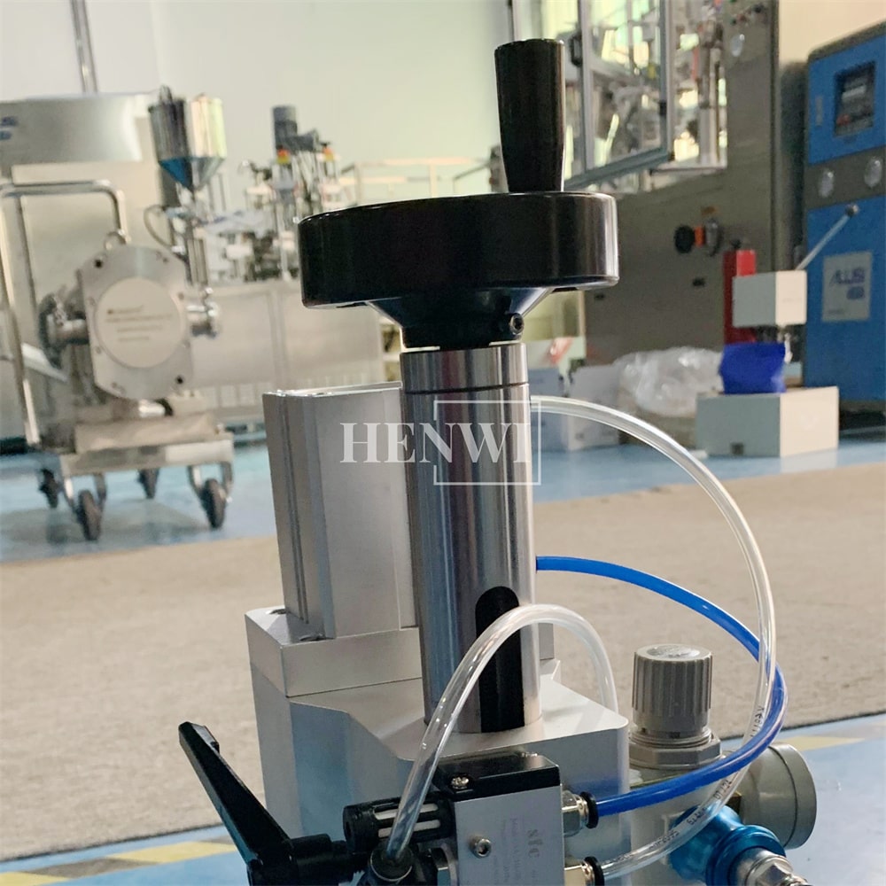 Henwi HWCM-S-VA Manual Vial Ampoule Cover Crimping Machine Desktop Penicillin Bottle Cap Pneumatic Crimper Sealer Machine