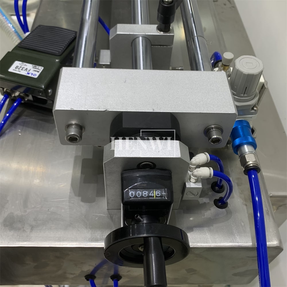 Henwi HWFM-S-HF1 One Nozzle Semi-Auto Liquid Bottling Filling Packing Machine 1 Head Bottle Horizontal Filler