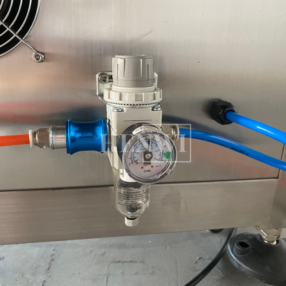 Henwi HWFCL-Automatic 1 Nozzle Gear Pump Liquid Filling Machine with 4 Wheels 1 Station Capping Machine with 2 Sides Square Bottle & Round Bottle Labeling Machine