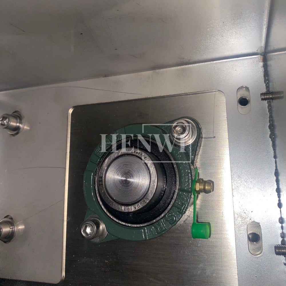 Henwi HWAM-3 Meters POM Belt Conveyor Collecting Table POM Chain Board Belt With SUS Operating Platform Conveying Equipment