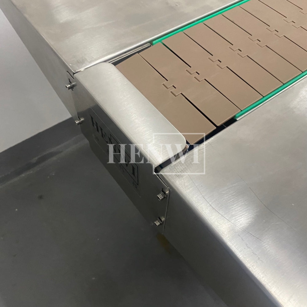 Henwi HWAM-3 Meters POM Belt Conveyor Collecting Table POM Chain Board Belt With SUS Operating Platform Conveying Equipment