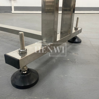 Henwi HWAM-3 Meters POM Belt Conveyor Collecting Table POM Chain Board Belt With SUS Operating Platform Conveying Equipment