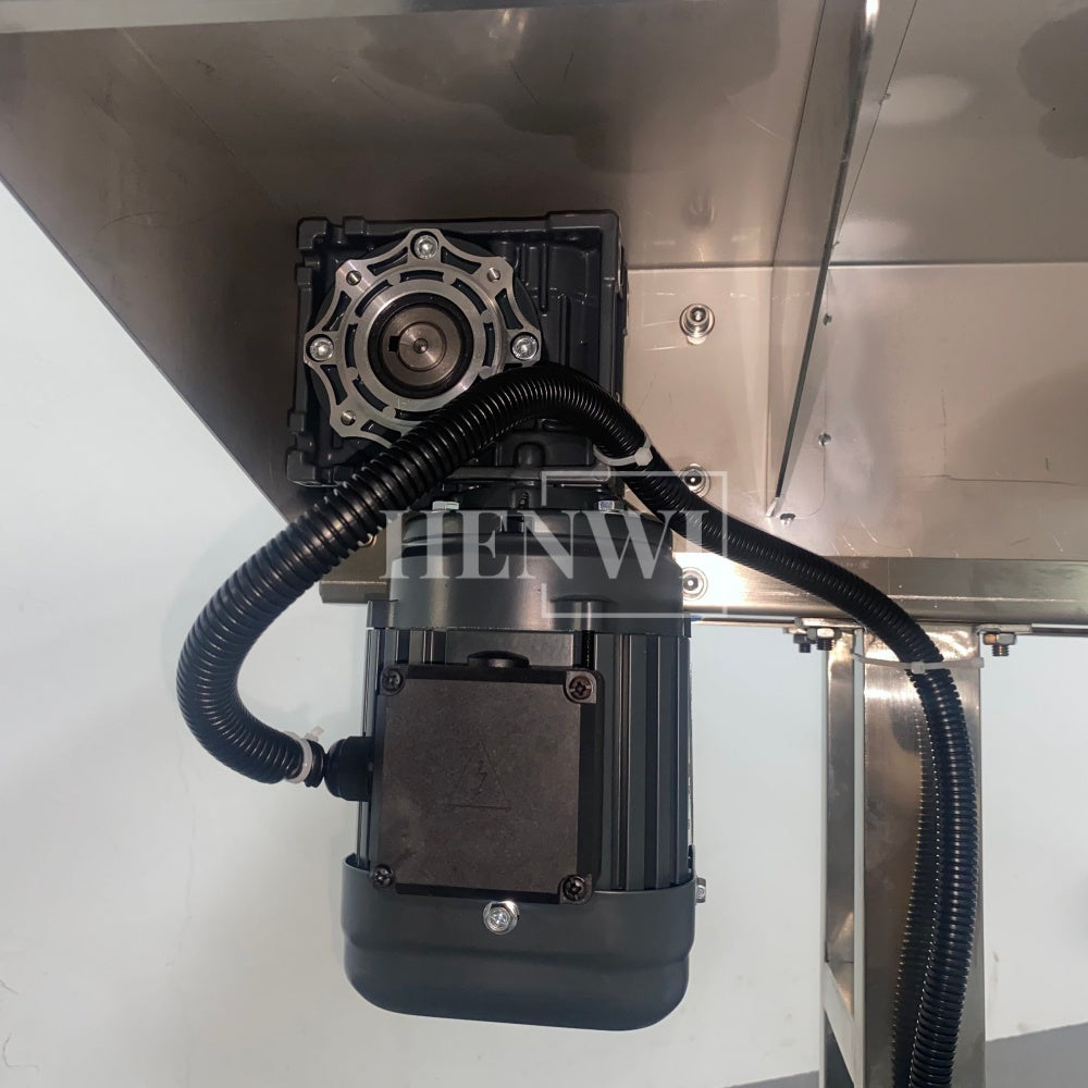 Henwi HWAM-3 Meters POM Belt Conveyor Collecting Table POM Chain Board Belt With SUS Operating Platform Conveying Equipment