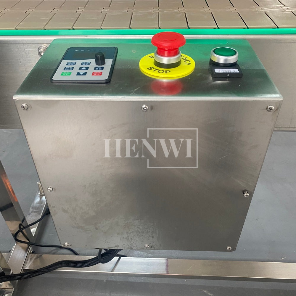 Henwi HWAM-3 Meters POM Belt Conveyor Collecting Table POM Chain Board Belt With SUS Operating Platform Conveying Equipment