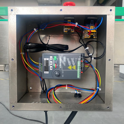 Henwi HWAM-3 Meters POM Belt Conveyor Collecting Table POM Chain Board Belt With SUS Operating Platform Conveying Equipment