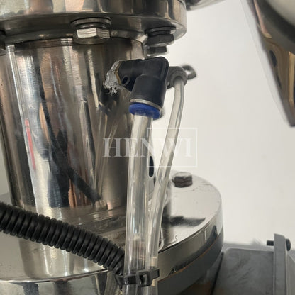 Tanque mezclador de calentamiento y homogeneización de emulsión al vacío con tapa de elevación hidráulica Henwi HWVM-FT-50L