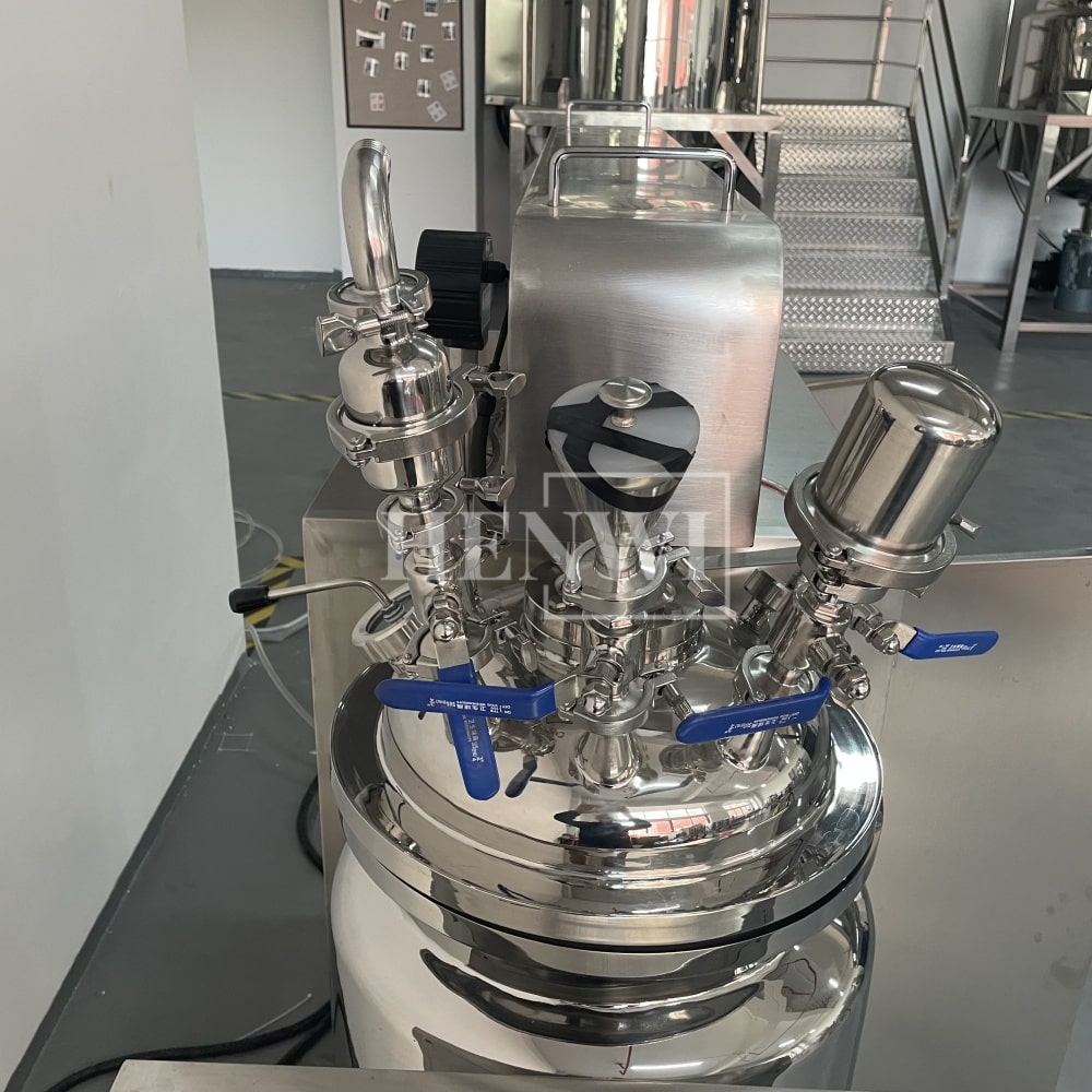 Tanque mezclador de calentamiento y homogeneización de emulsión al vacío con tapa de elevación hidráulica Henwi HWVM-FT-50L