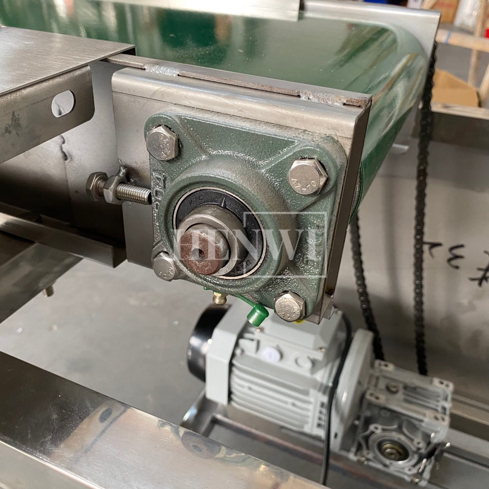 Henwi HWAM-5 Meters PVC Belt Conveyor Operation Table SUS Operating Desk Conveying Equipment