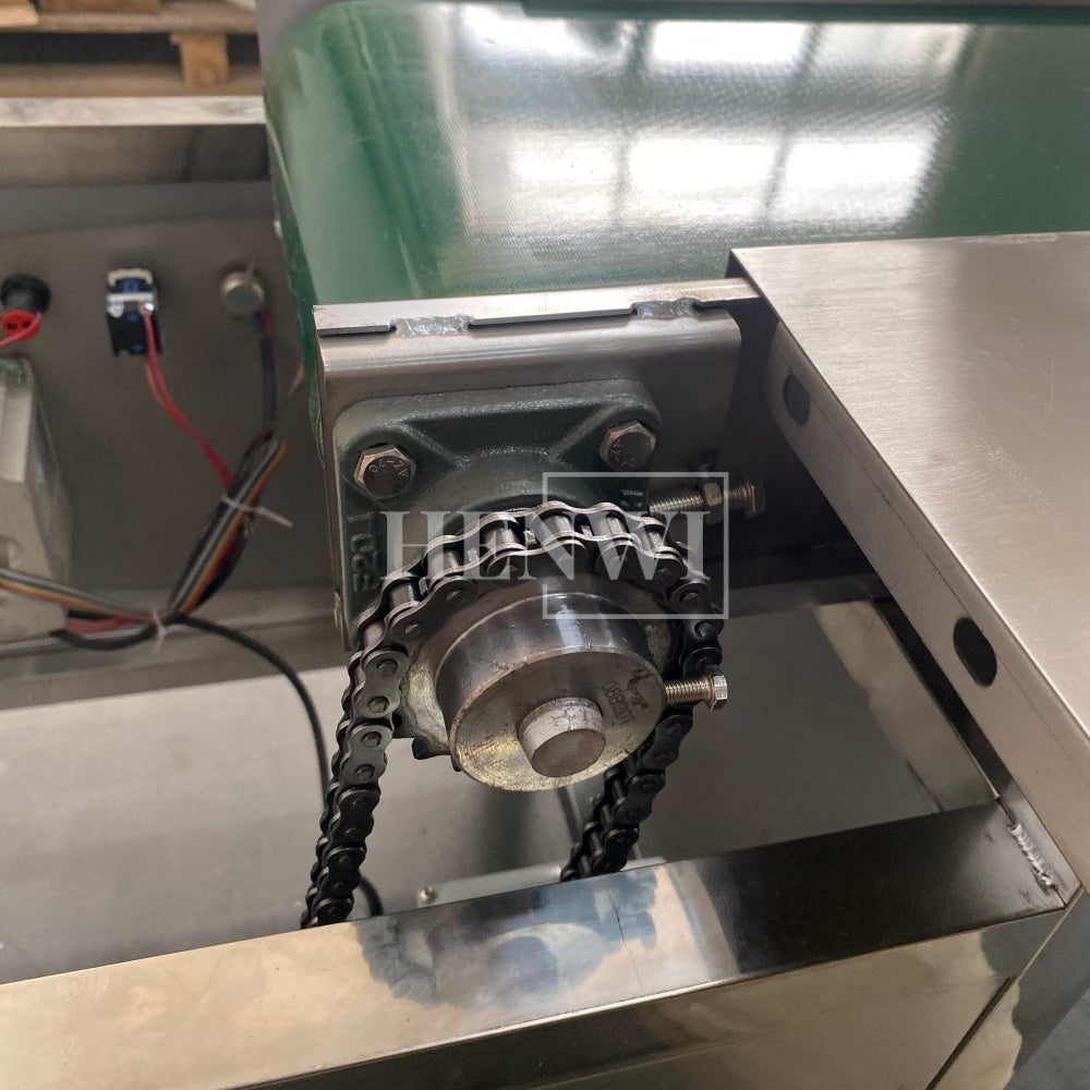 Henwi HWAM-5 Meters PVC Belt Conveyor Operation Table SUS Operating Desk Conveying Equipment