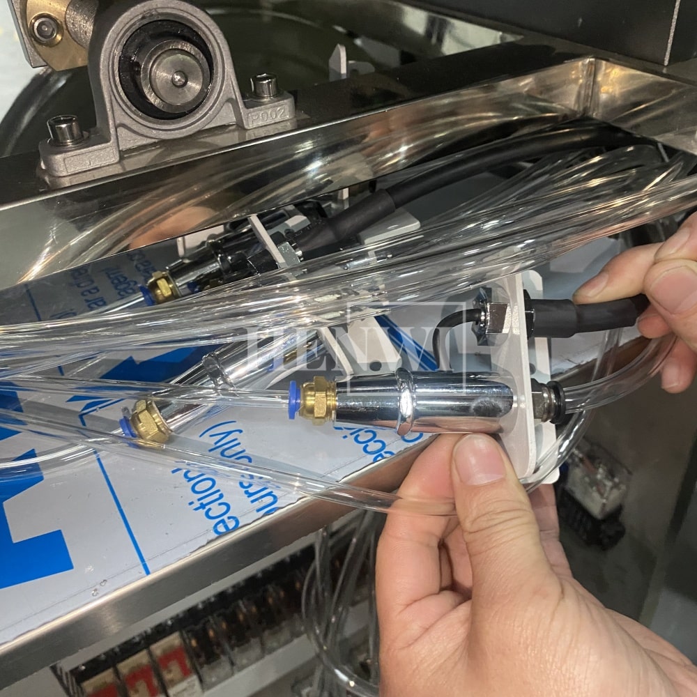 Henwi HWAM-Semi-Auto Linear Clamping Model Air Type Bottle Rinser Washer Ionized Air Glass Jar Bottle Cleaning Machine Dust Remover Bottle Cleaning Machine