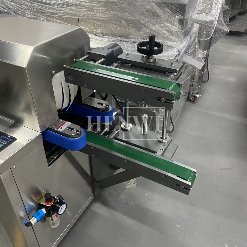 Henwi HWAM-Semi-Auto Linear Clamping Model Air Type Bottle Rinser Washer Ionized Air Glass Jar Bottle Cleaning Machine Dust Remover Bottle Cleaning Machine