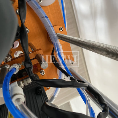 Henwi HWCM-S-W4 Semi-Auto Desktop 4 Wheels Capper Bottle Screwing Capping Sealing Machine Cover Manual Sealer Machine