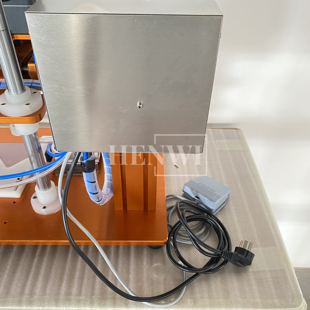 Henwi HWCM-S-W4 Semi-Auto Desktop 4 Wheels Capper Bottle Screwing Capping Sealing Machine Cover Manual Sealer Machine