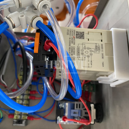 Henwi HWCM-S-W4 Semi-Auto Desktop 4 Wheels Capper Bottle Screwing Capping Sealing Machine Cover Manual Sealer Machine