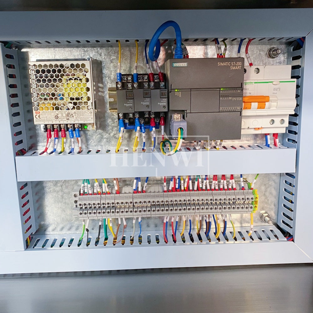 Henwi HWCM-W4 Automatic 1 Station 4 Wheels Capper Bottle Screwing Capping Sealing Machine Cover Sealer