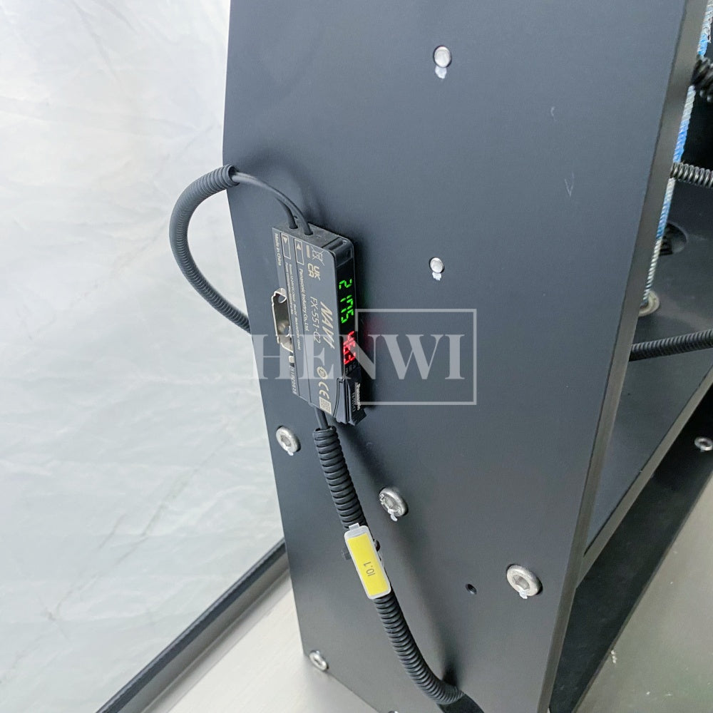 Henwi HWCM-W4 Automatic 1 Station 4 Wheels Capper Bottle Screwing Capping Sealing Machine Cover Sealer