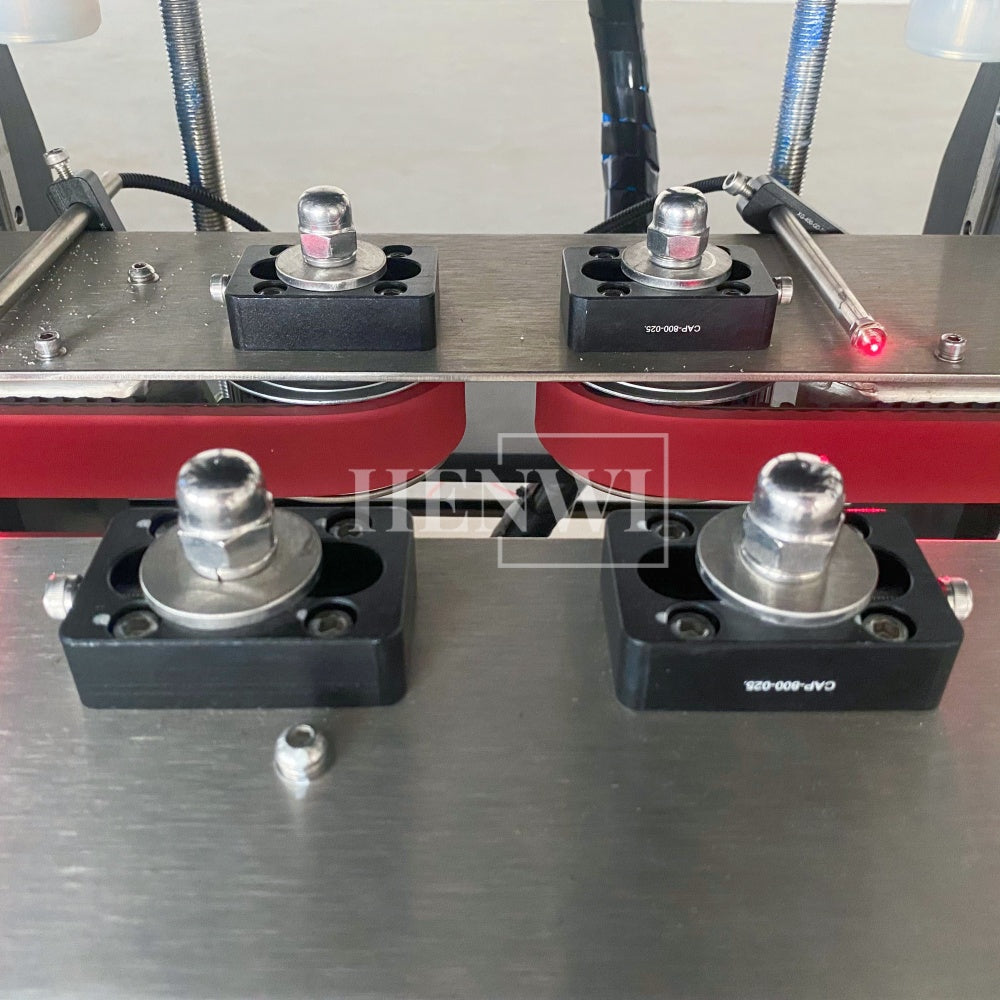 Henwi HWCM-W4x2 Automatic 2 Stations 4 Wheels Capper Bottle Screwing Capping Sealing Machine Cover Sealer