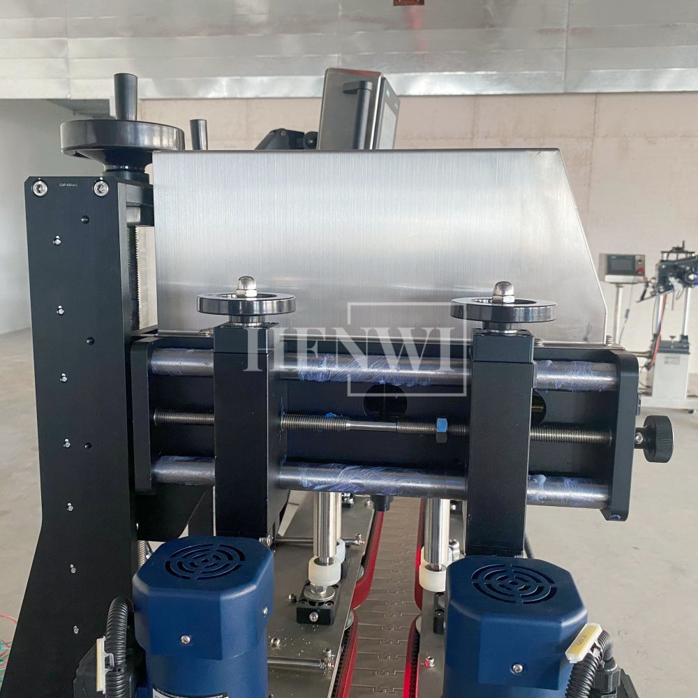 Henwi HWCM-W4x2 Automatic 2 Stations 4 Wheels Capper Bottle Screwing Capping Sealing Machine Cover Sealer