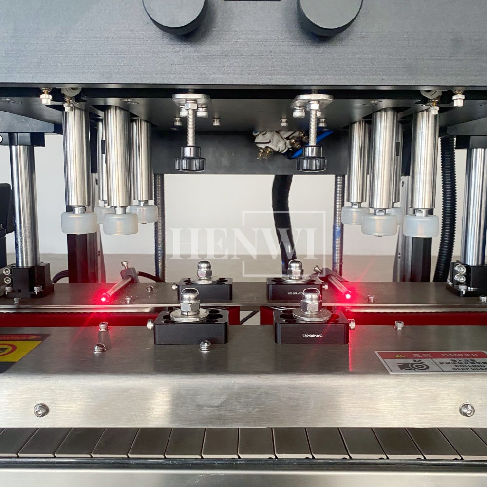 Henwi HWCM-W4x2 Automatic 2 Stations 4 Wheels Capper Bottle Screwing Capping Sealing Machine Cover Sealer