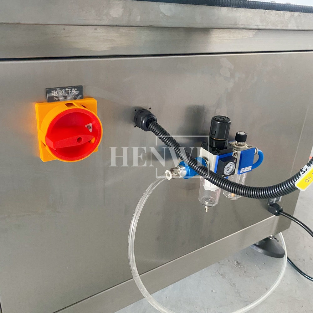 Henwi HWCM-W4x2 Automatic 2 Stations 4 Wheels Capper Bottle Screwing Capping Sealing Machine Cover Sealer