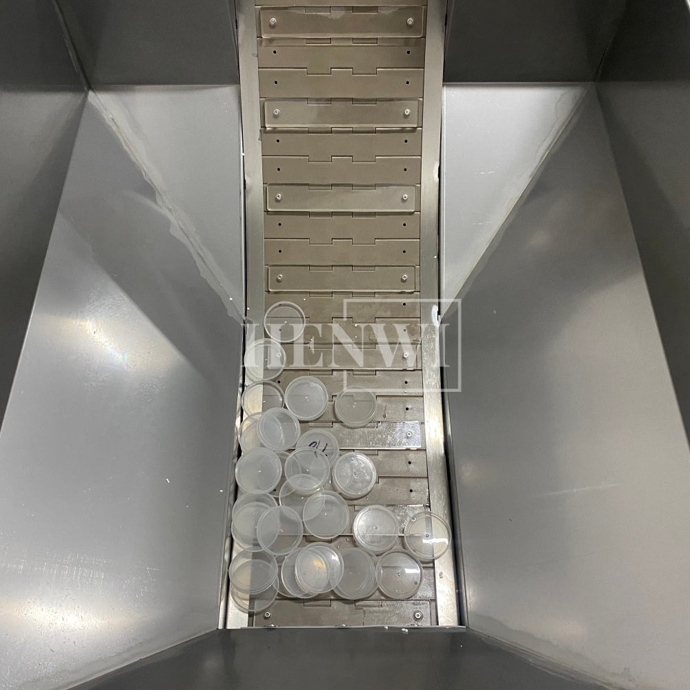 Henwi HWCM-W4x2 Automatic 2 Stations 4 Wheels Capper Bottle Screwing Capping Sealing Machine Cover Sealer with Automatic Cap Lifting Elevator Feeding Machine