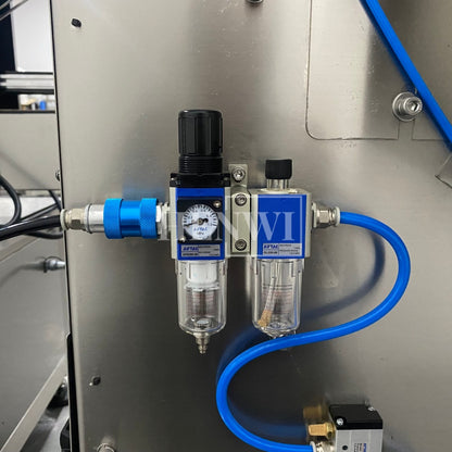 Henwi HWCM-W4x2 Automatic 2 Stations 4 Wheels Capper Bottle Screwing Capping Sealing Machine Cover Sealer with Automatic Cap Lifting Elevator Feeding Machine