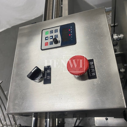 Henwi HWCM-W4x2 Automatic 2 Stations 4 Wheels Capper Bottle Screwing Capping Sealing Machine Cover Sealer with Automatic Cap Lifting Elevator Feeding Machine