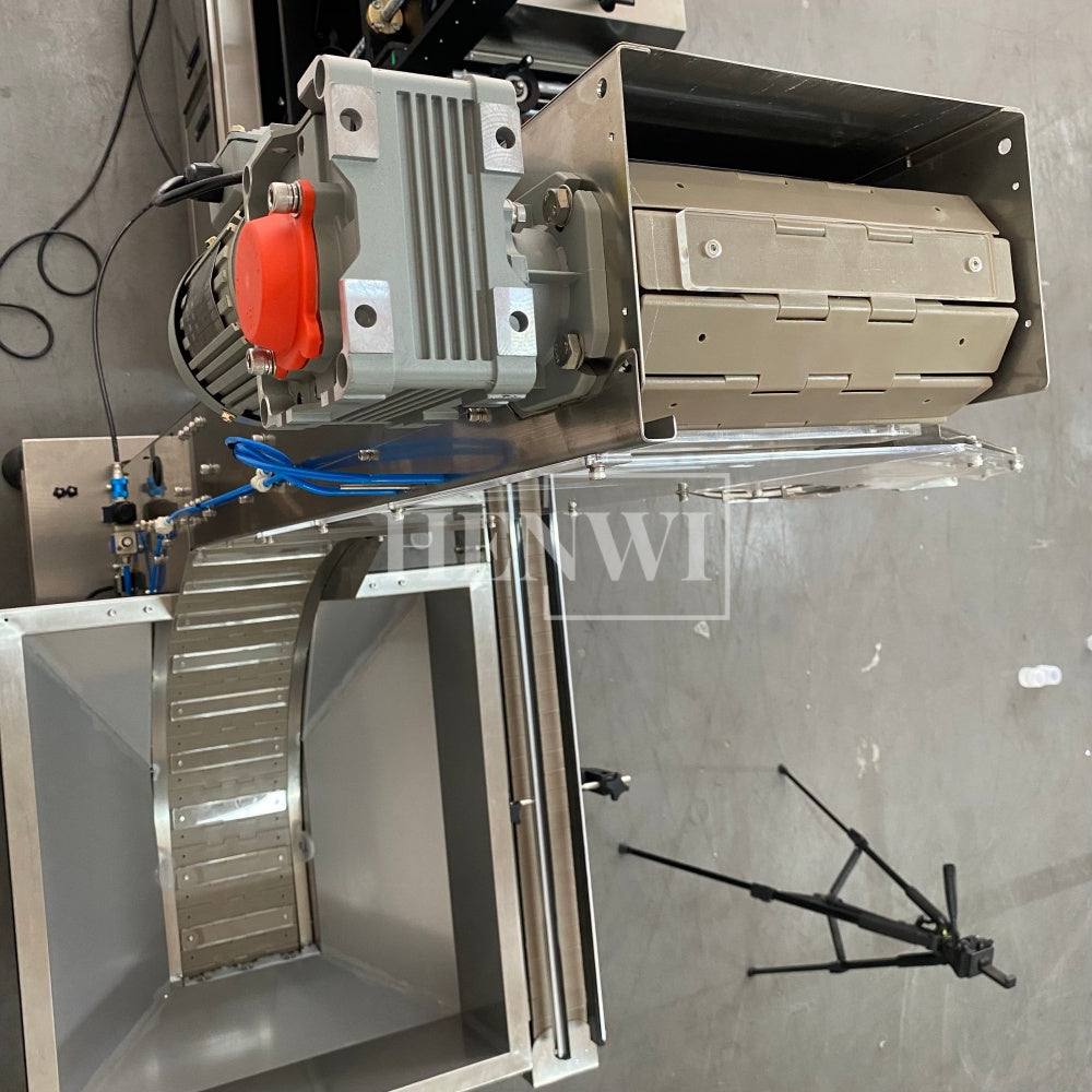 Henwi HWCM-W4x2 Automatic 2 Stations 4 Wheels Capper Bottle Screwing Capping Sealing Machine Cover Sealer with Automatic Cap Lifting Elevator Feeding Machine