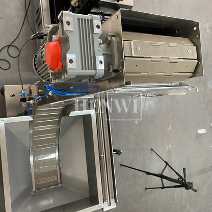 Henwi HWCM-W4x2 Automatic 2 Stations 4 Wheels Capper Bottle Screwing Capping Sealing Machine Cover Sealer with Automatic Cap Lifting Elevator Feeding Machine