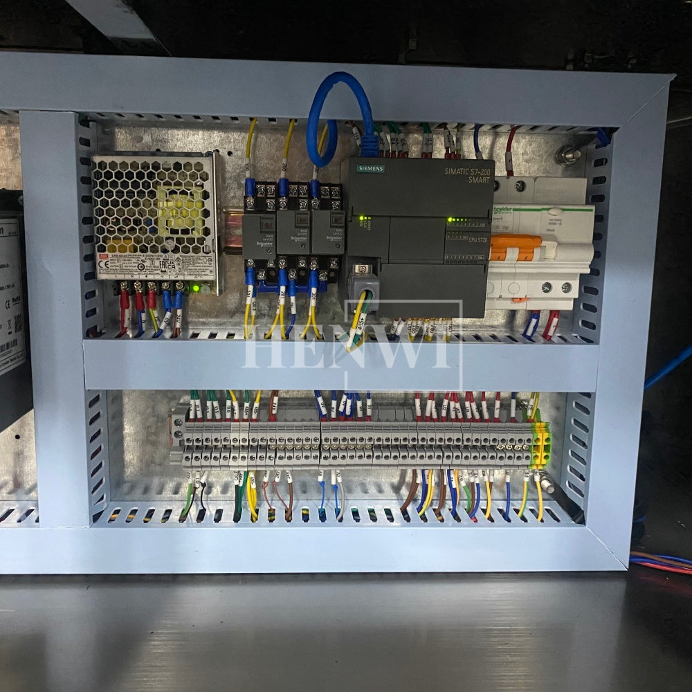 Henwi HWCM-W4x2 Automatic 2 Stations 4 Wheels Capper Bottle Screwing Capping Sealing Machine Cover Sealer with Automatic Cap Lifting Elevator Feeding Machine