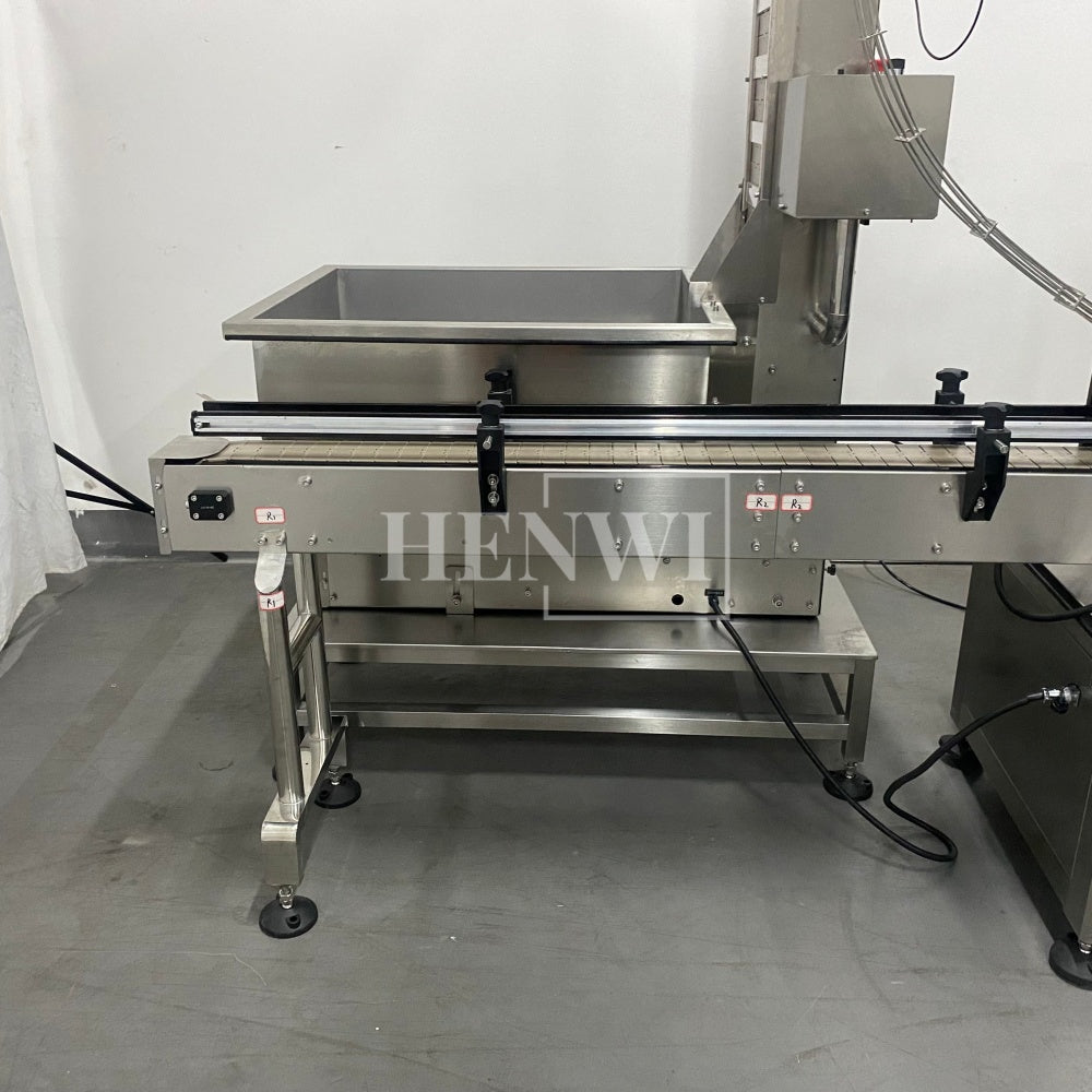 Henwi HWCM-W4x2 Automatic 2 Stations 4 Wheels Capper Bottle Screwing Capping Sealing Machine Cover Sealer with Automatic Cap Lifting Elevator Feeding Machine