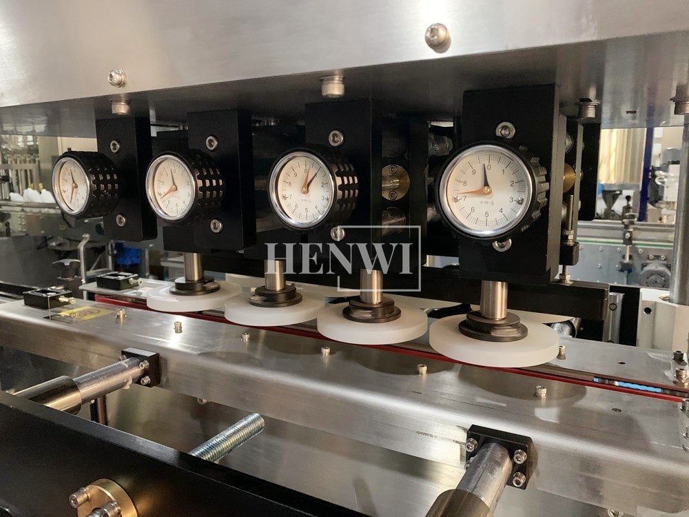 Henwi HWCM-W8 Automatic 8 Wheels High Speed Capper Bottle Screwing Capping Sealing Machine Cover Sealer