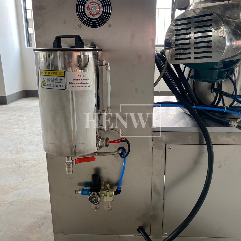 Henwi HWCZ-Powder Homogenizing Mixer Tank Ressuring Oil Spraying Powder Hitting Homogenizing Mixing Equipment Three Shaft Side-Beating Mixing Machine Tank