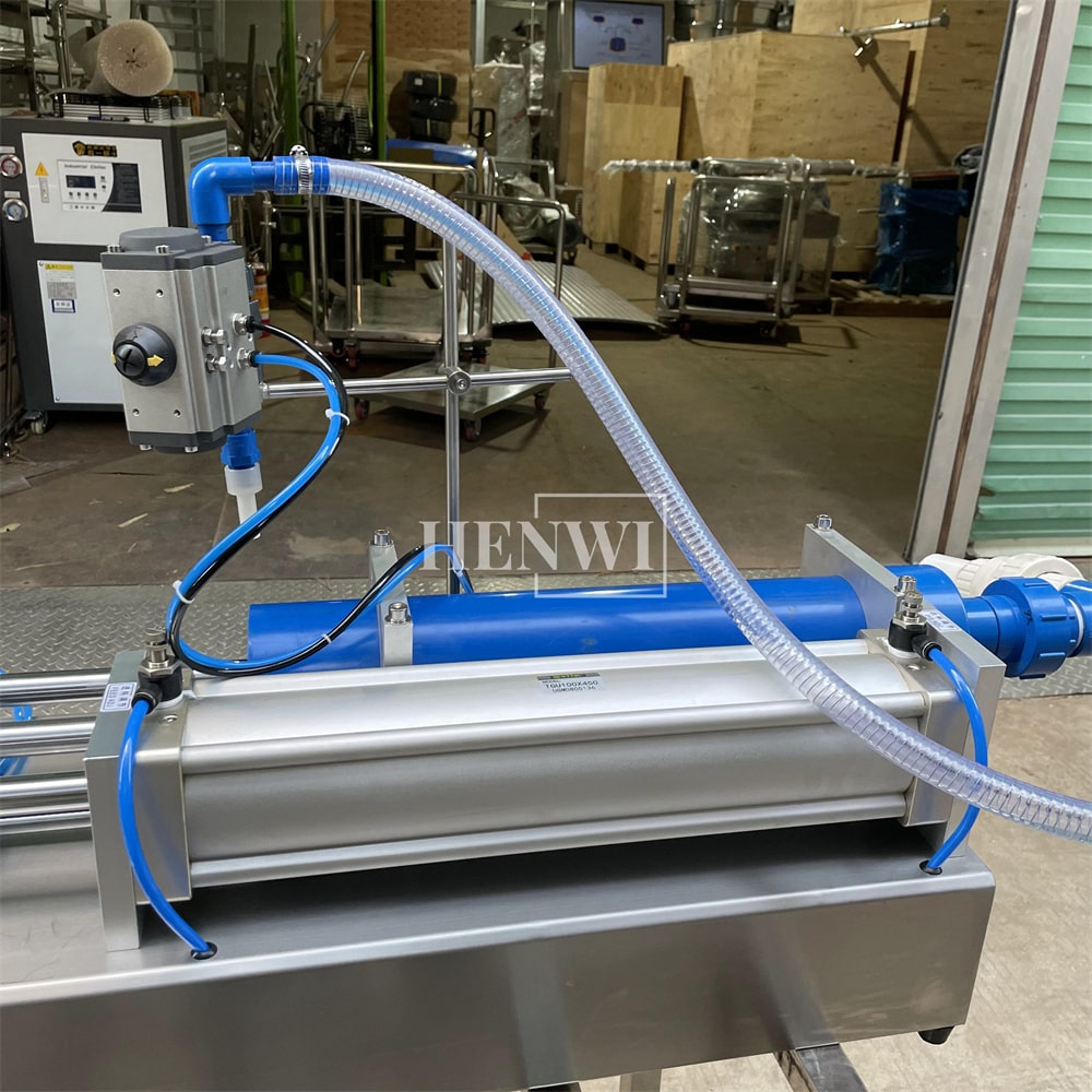 Henwi HWFF-1 Nozzles Horizontal Anti Corrosive Filler Pesticide Bleach Liquid Fertilizer Acid Liquid Alkaline Liquid Filling Machine