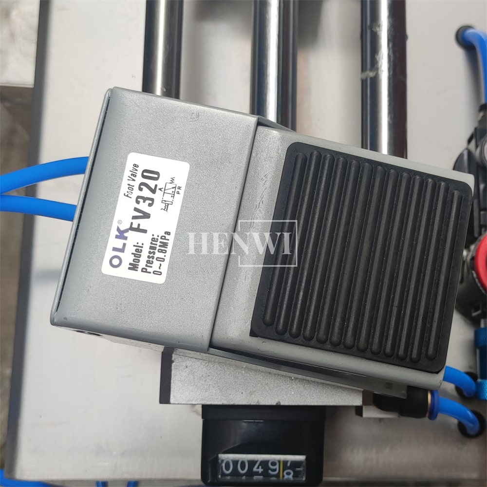 Henwi HWFF-1 Nozzles Horizontal Anti Corrosive Filler Pesticide Bleach Liquid Fertilizer Acid Liquid Alkaline Liquid Filling Machine