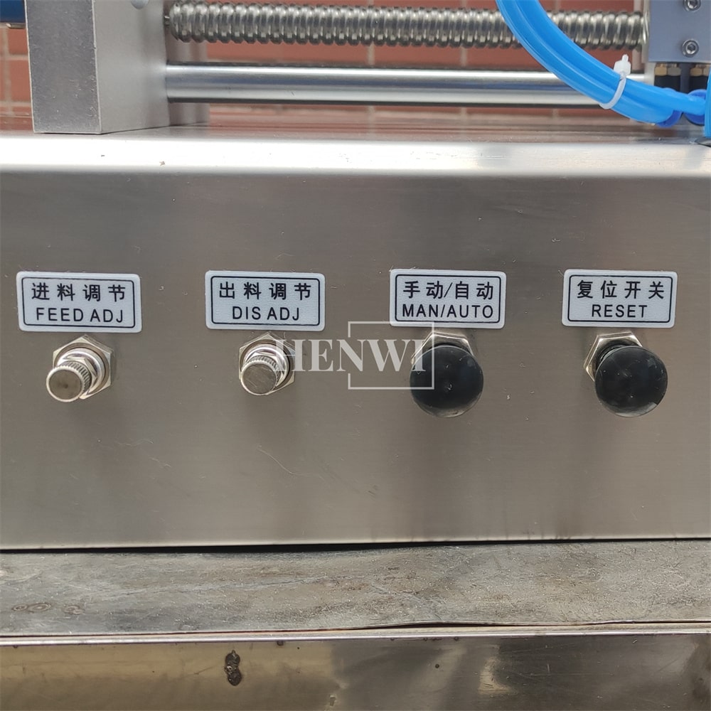 Henwi HWFF-1 Nozzles Horizontal Anti Corrosive Filler Pesticide Bleach Liquid Fertilizer Acid Liquid Alkaline Liquid Filling Machine