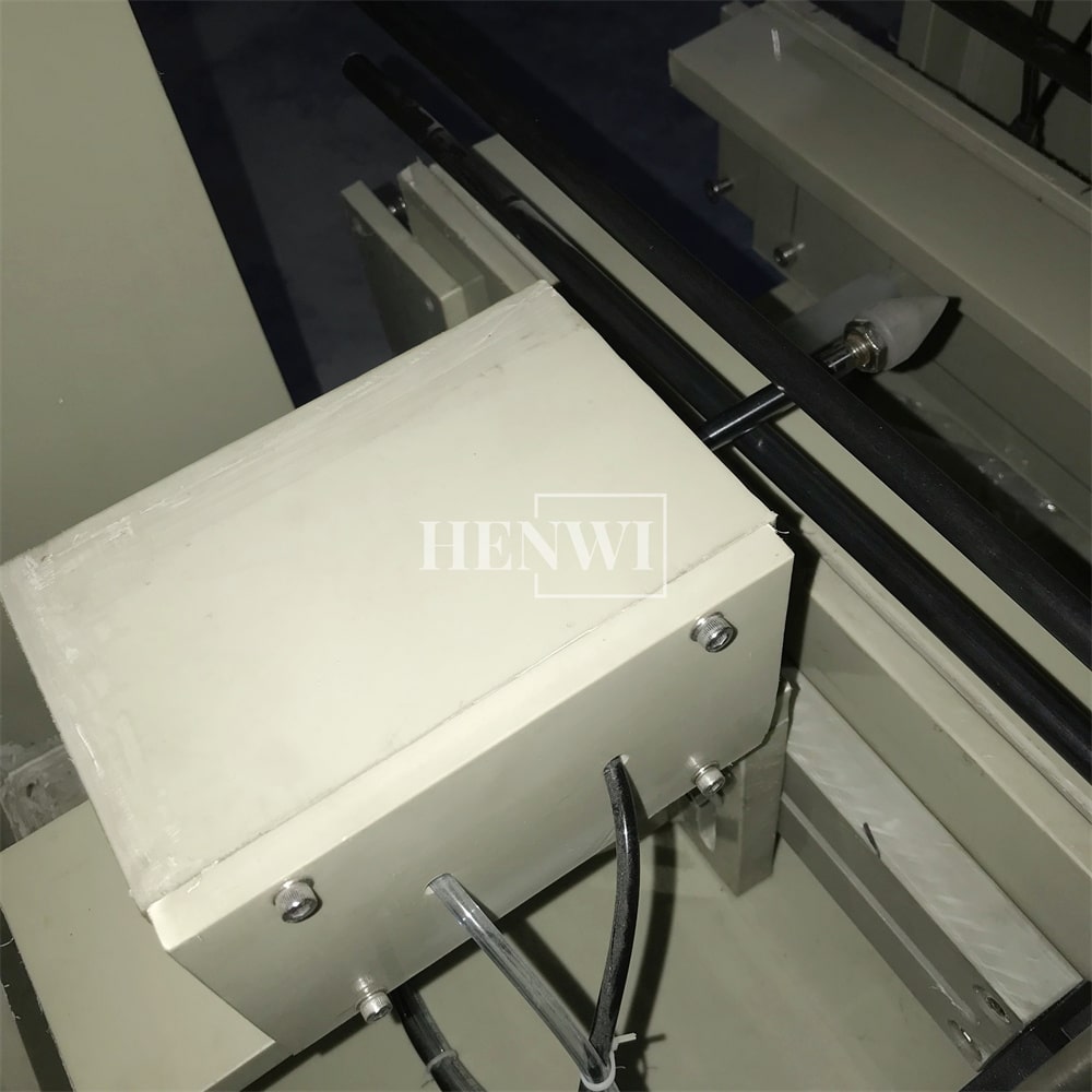 Henwi HWFF-4-32 Nozzles Anti Corrosive Automatic Filler Rust Disinfectant Remover Kitchen Toilet Cleaner Bleach Liquid Alkaline Filling Machine