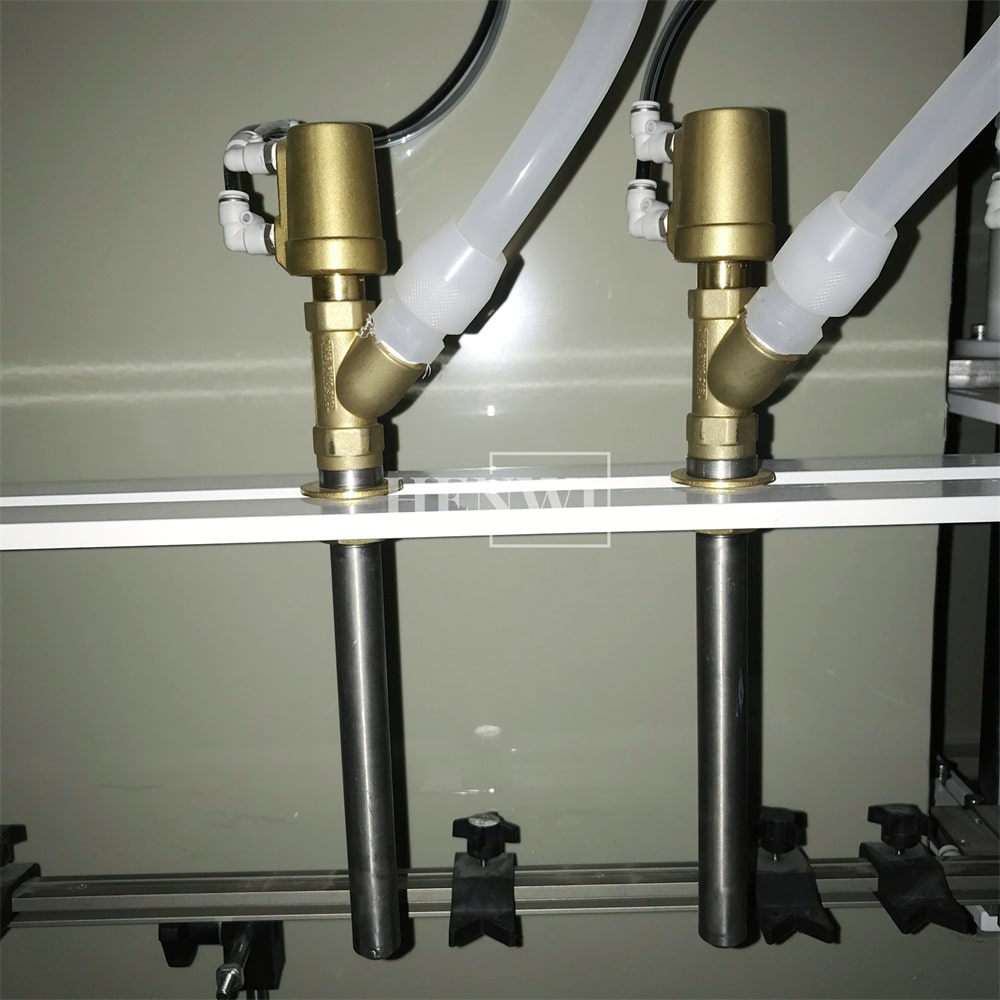 Henwi HWFF-4-32 Nozzles Anti Corrosive Automatic Filler Rust Disinfectant Remover Kitchen Toilet Cleaner Bleach Liquid Alkaline Filling Machine