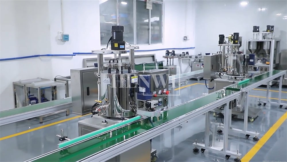 Henwi HWFM-F-CTF 1 Nozzle Full-Auto Constant Temperature Liquid Mixing Heating Bottling Filling Machine One Head Bottle Filler With Mixer Heater With Conveyor Belt