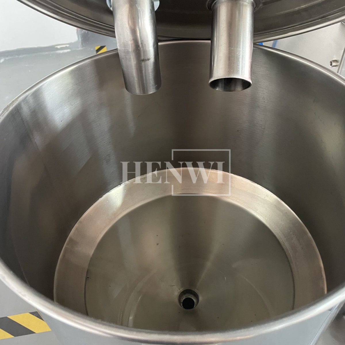 Henwi HWFM-G-1 One Nozzle Gear Pump Model Automatic Liquid Bottling Filling Packing Machine 1 Head Bottle Filler