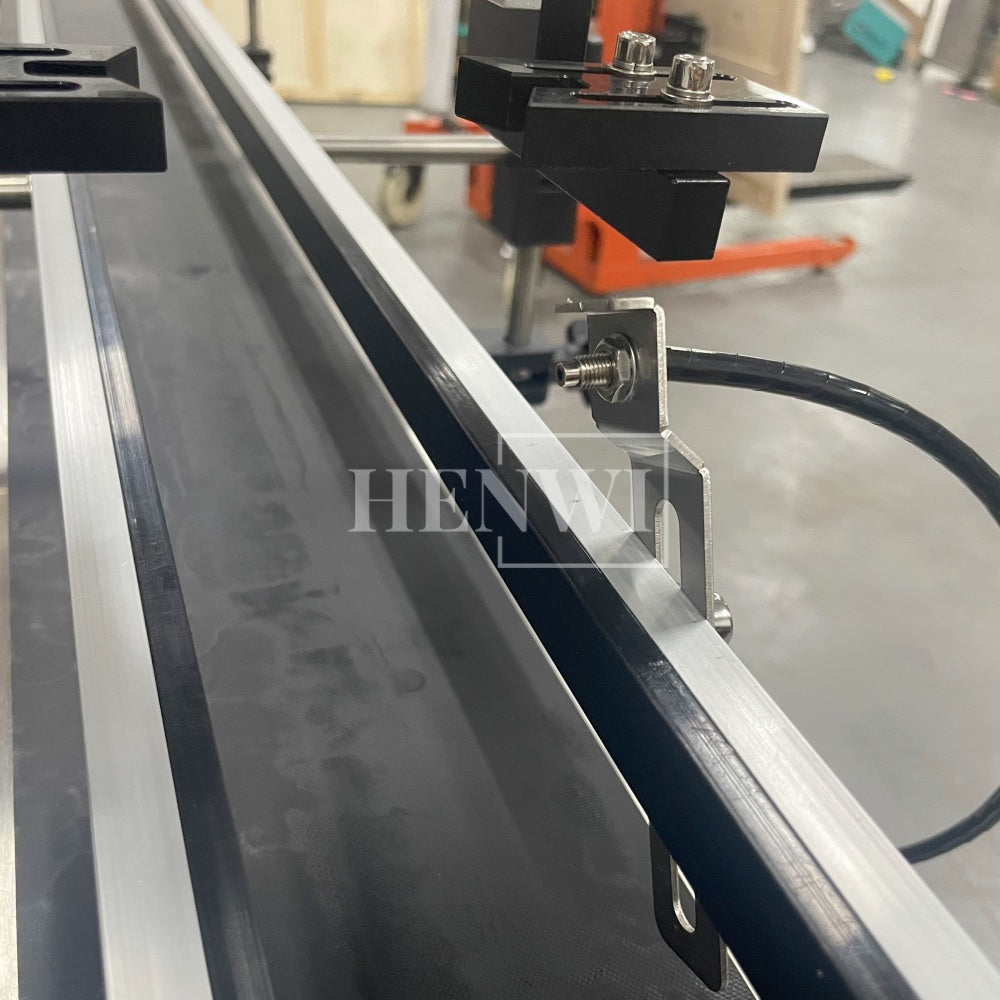 Henwi HWFCL-Automatic 1  Nozzle Gear Pump Liquid Filling Machine with 4 Wheels 1 Station Capping Machine with 2 Sides Square Bottle & Round Bottle Labeling Machine