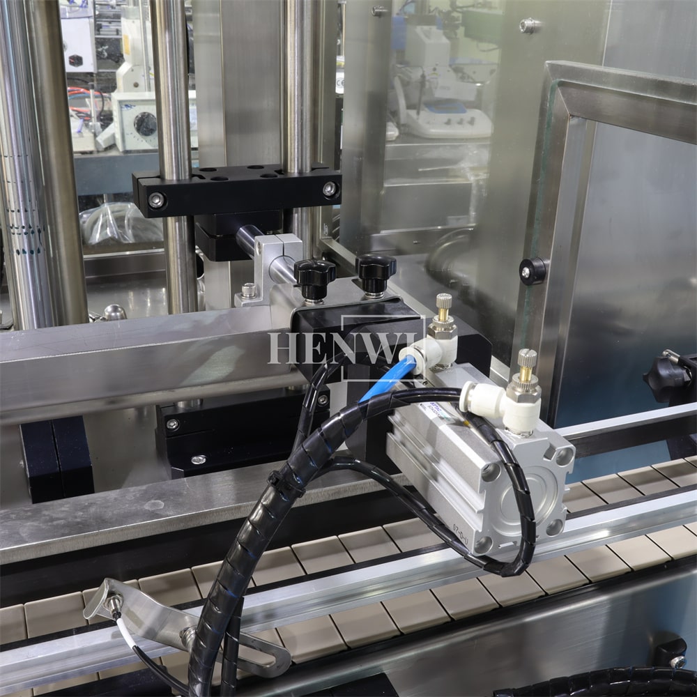 Henwi HWFM-P-8 Eight Nozzles Automatic Liquid Bottling Filling Packing Machine 8 Heads Bottle Filler