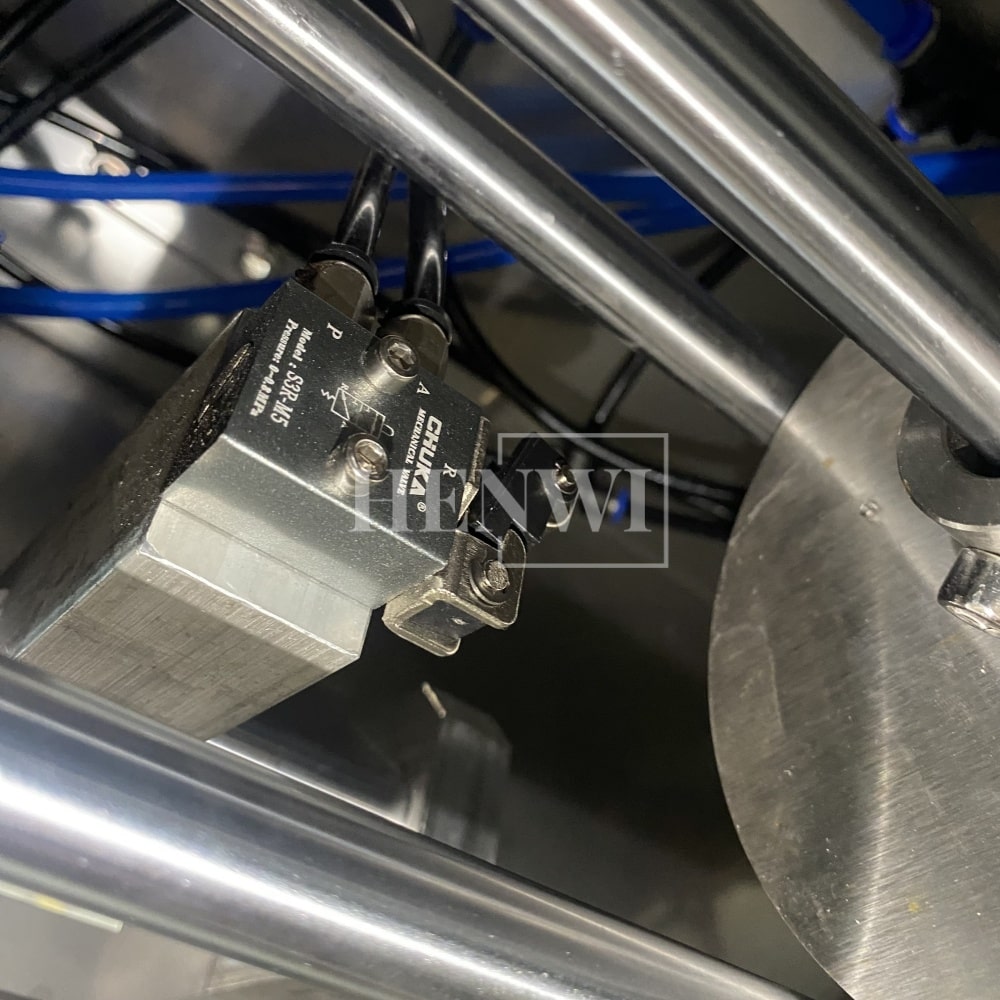 Henwi HWFM-S-CTF 1 Nozzle Semi-Auto Constant Temperature Liquid Mixing Heating Bottling Filling Machine One Head Bottle Filler With Mixer Heater