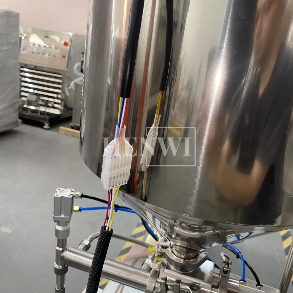 Henwi HWFM-S-CTF 1 Nozzle Semi-Auto Constant Temperature Liquid Mixing Heating Bottling Filling Machine One Head Bottle Filler With Mixer Heater