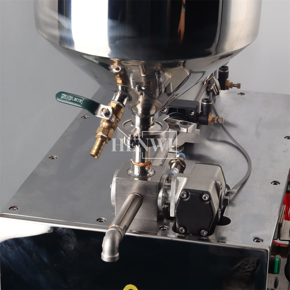 Henwi HWFM-S-HPF 1 Nozzle Semi-Auto Small Volume Liquid Bottling Filling Packing Machine 1 Head Bottle Horizontal Pressure Filler