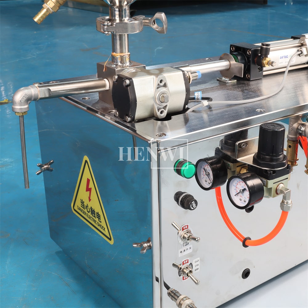 Henwi HWFM-S-HPF 1 Nozzle Semi-Auto Small Volume Liquid Bottling Filling Packing Machine 1 Head Bottle Horizontal Pressure Filler