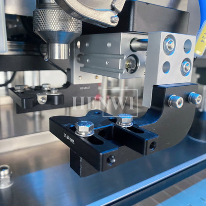 Henwi HWFM-T-4 Four Nozzles Tracking Model Automatic Liquid Bottling Filling Packing Machine 4 Heads Bottle Moving Filler