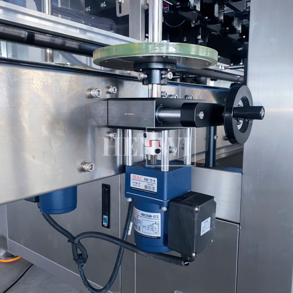 Henwi HWFM-T-4 Four Nozzles Tracking Model Automatic Liquid Bottling Filling Packing Machine 4 Heads Bottle Moving Filler