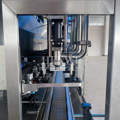 Henwi HWFM-T-4 Four Nozzles Tracking Model Automatic Liquid Bottling Filling Packing Machine 4 Heads Bottle Moving Filler