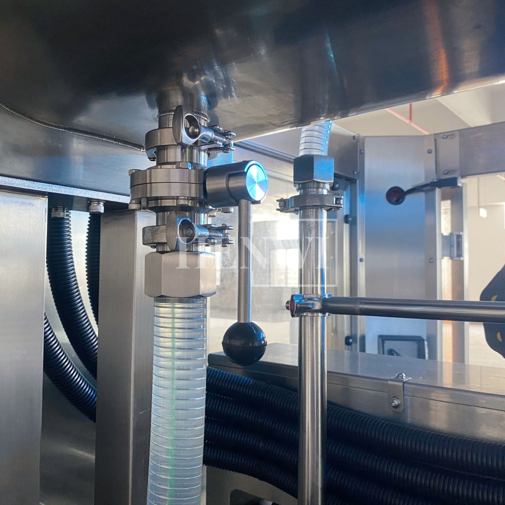 Henwi HWFM-T-4 Four Nozzles Tracking Model Automatic Liquid Bottling Filling Packing Machine 4 Heads Bottle Moving Filler